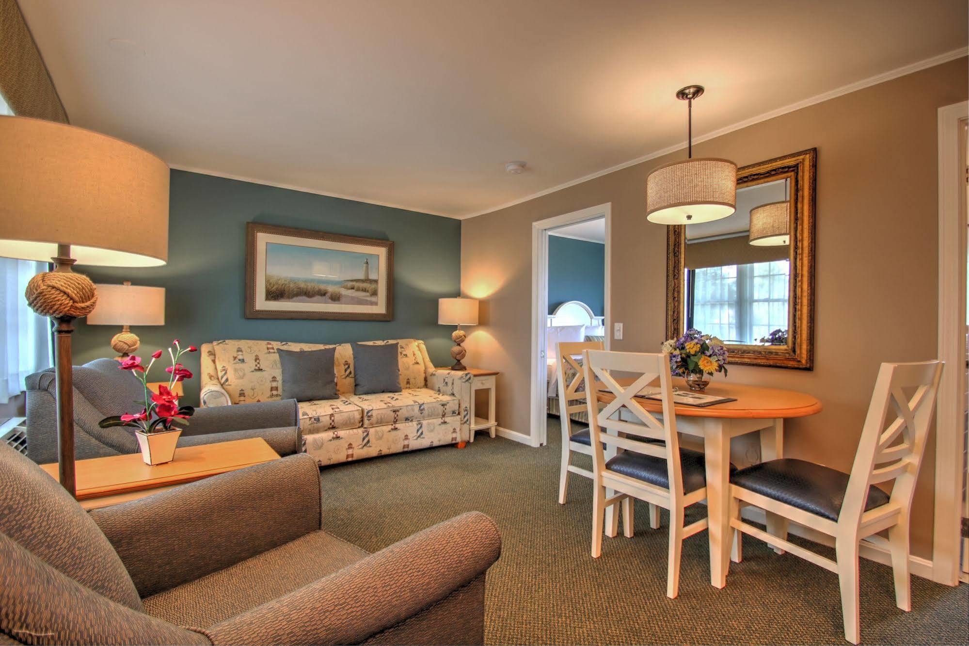 Colonial Acres Resort ウェスト・ヤーマス エクステリア 写真